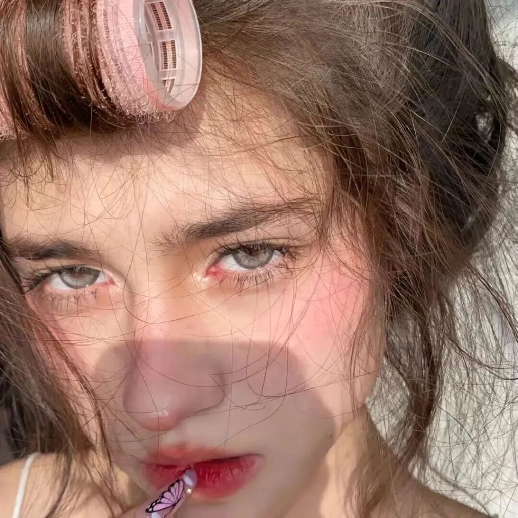 图片[52]-𝙒𝙚𝘾𝙝𝙖𝙩 | 女生头像100张【可直接保存】-优美阁