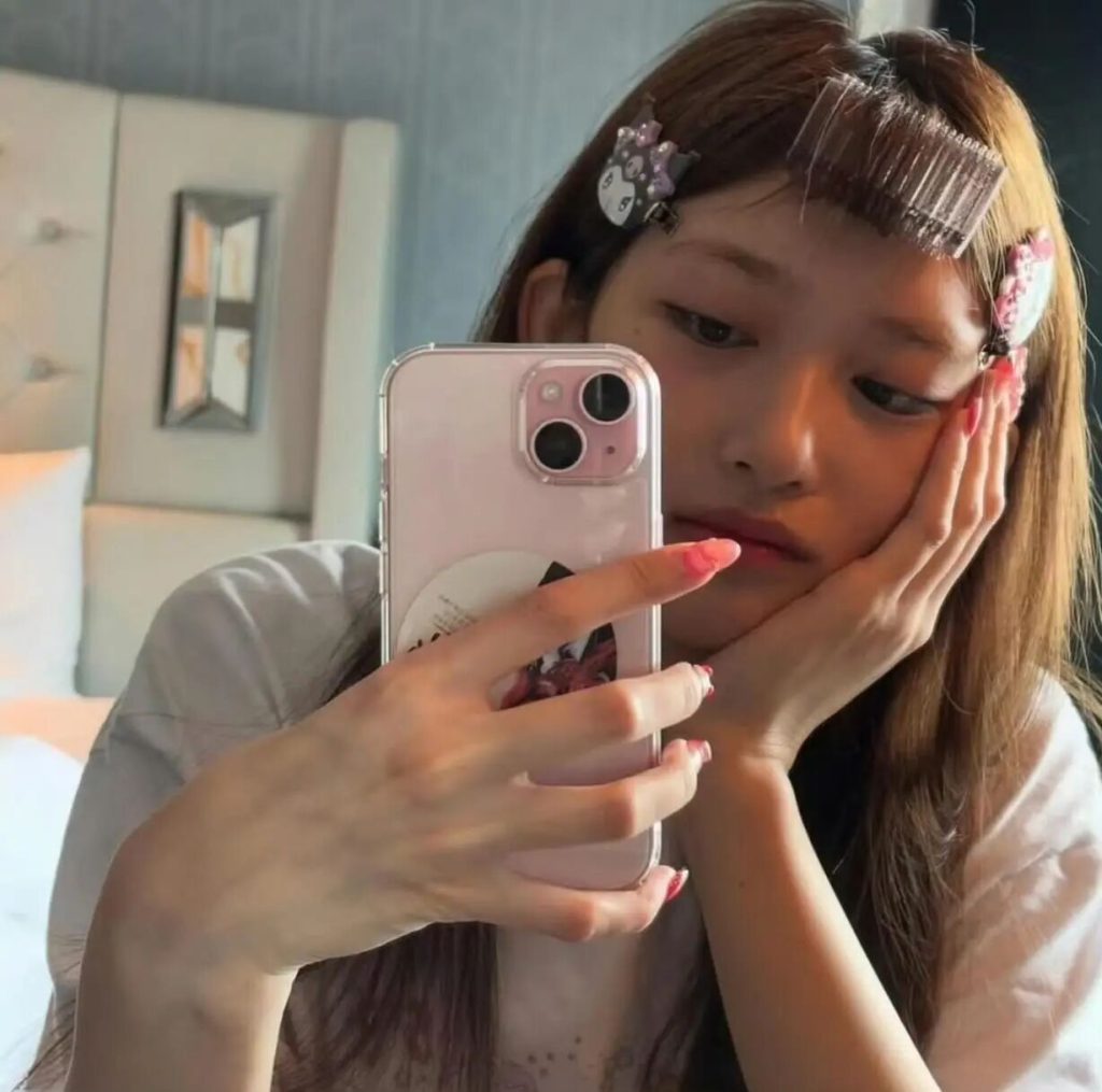 图片[43]-𝙒𝙚𝘾𝙝𝙖𝙩 | 女生头像100张【可直接保存】-优美阁