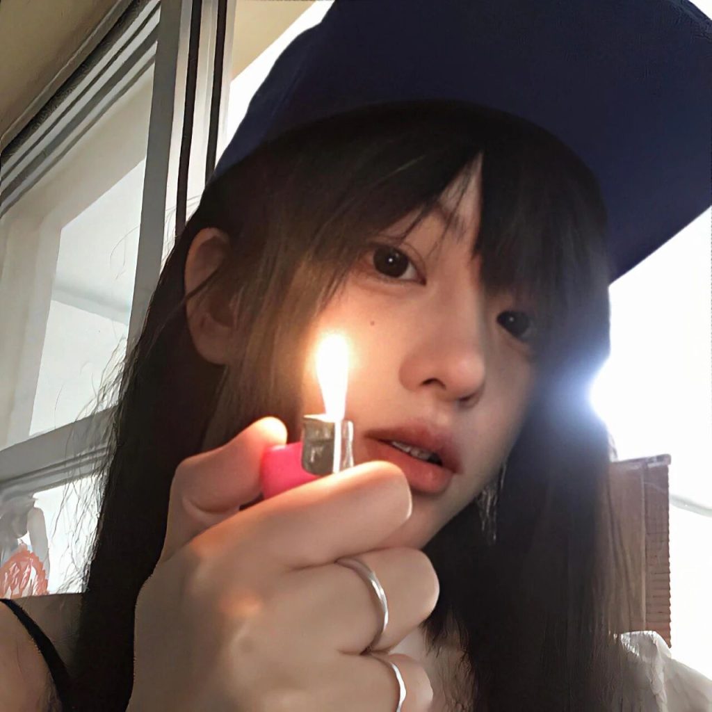 图片[38]-𝙒𝙚𝘾𝙝𝙖𝙩 | 女生头像100张【可直接保存】-优美阁