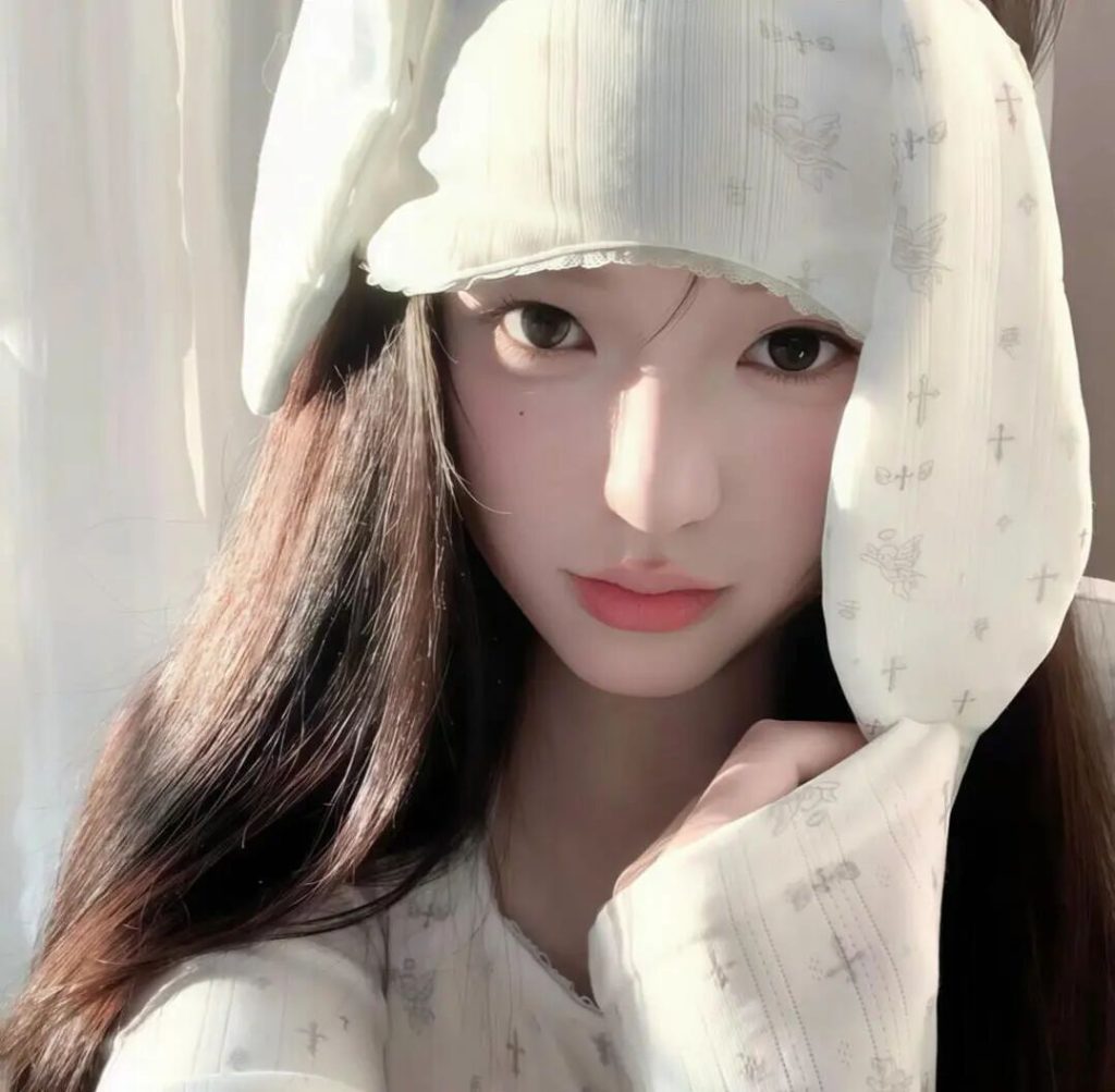 图片[36]-𝙒𝙚𝘾𝙝𝙖𝙩 | 女生头像100张【可直接保存】-优美阁