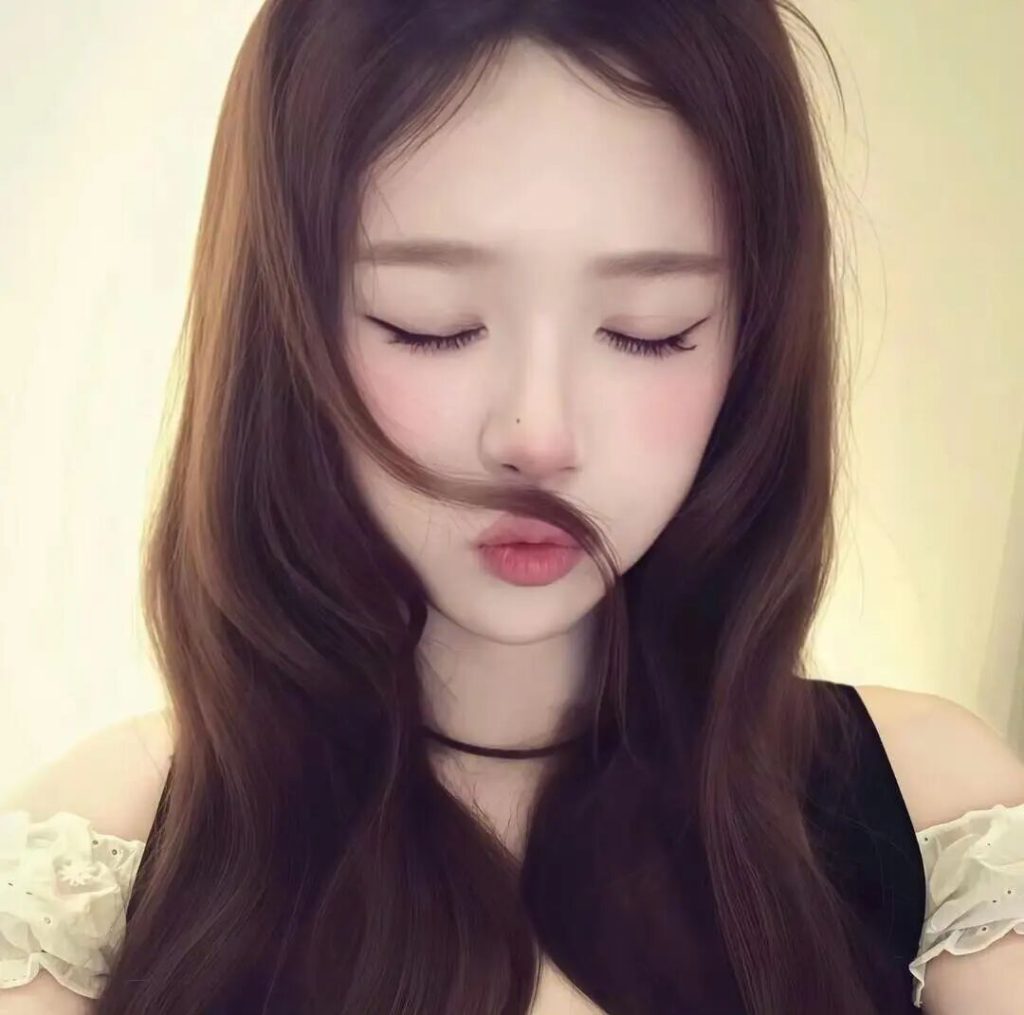 图片[33]-𝙒𝙚𝘾𝙝𝙖𝙩 | 女生头像100张【可直接保存】-优美阁