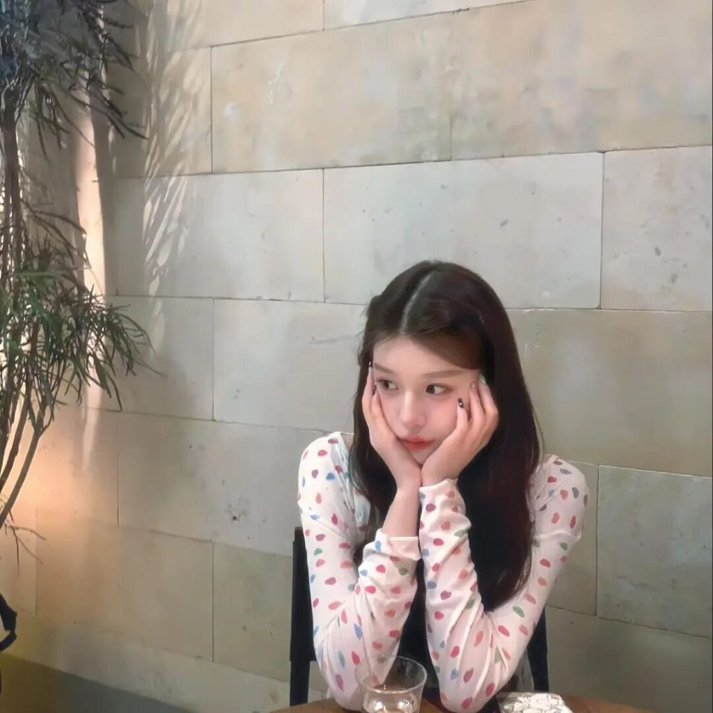 图片[27]-𝙒𝙚𝘾𝙝𝙖𝙩 | 女生头像100张【可直接保存】-优美阁