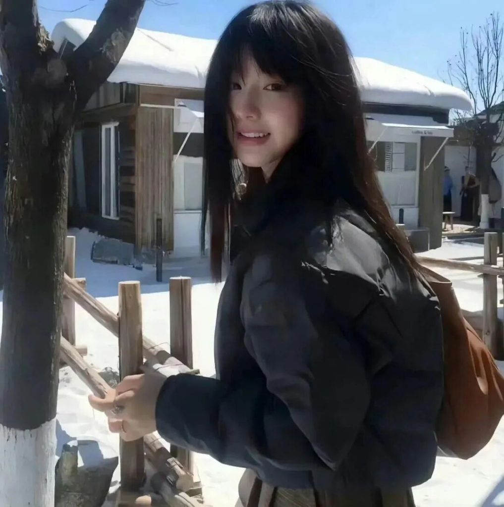 图片[9]-𝙒𝙚𝘾𝙝𝙖𝙩 | 女生头像100张【可直接保存】-优美阁